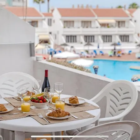 Pool View Garden Apartment *