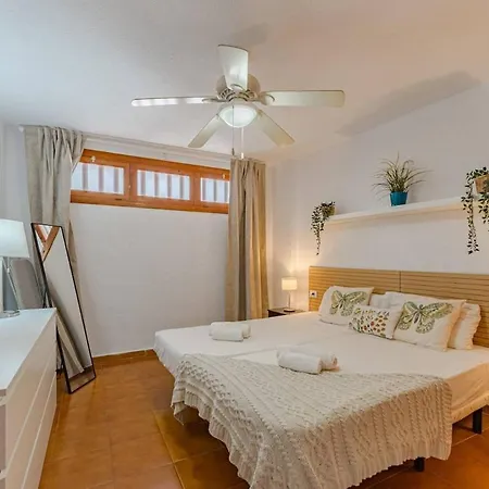 Pool View Garden Apartment *